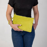 Rose bag, borsa a mano in pelle scamosciata verde lime fatta a mano da Pianigiani